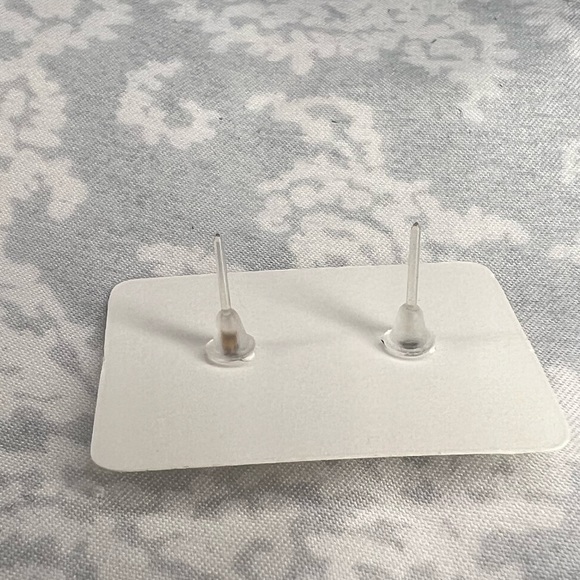 Metal-free Green Gem Earrings, Plastic Post Studs, Allergy Free Hypoallergenic - Picture 4 of 4